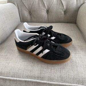 Adidas Black and White Sneakers with Gum Sole - Size 9